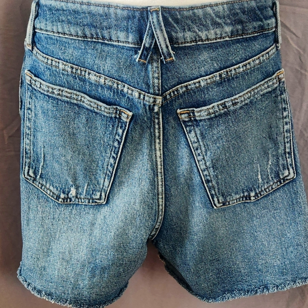 Maurices~High Rise Curvy~Denim Cheeky Shorts~Button Fly~Distressed~size 10